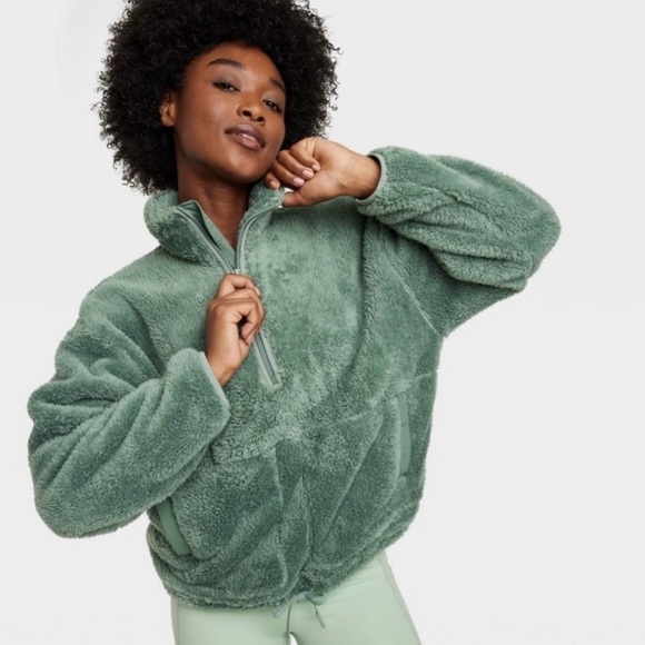 all in motion fuzzy green quarter-zip size M EUC - Picture 3 of 4